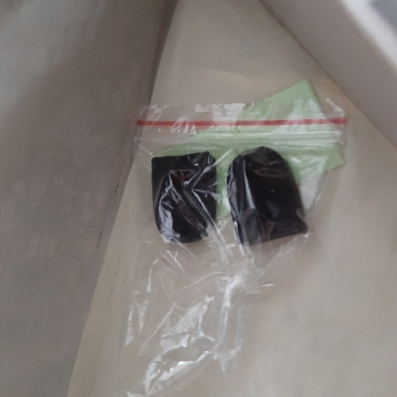 Heels - Picture 2 of 8